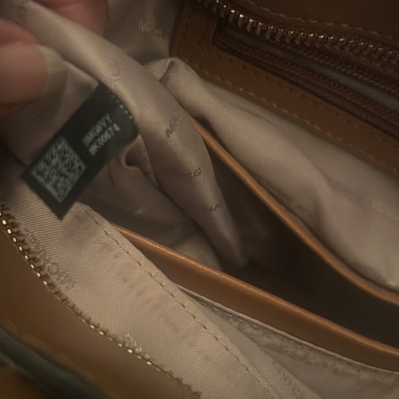 Michael Michael Kors Whitney Small Logo Tote in Vanilla - Picture 14 of 15